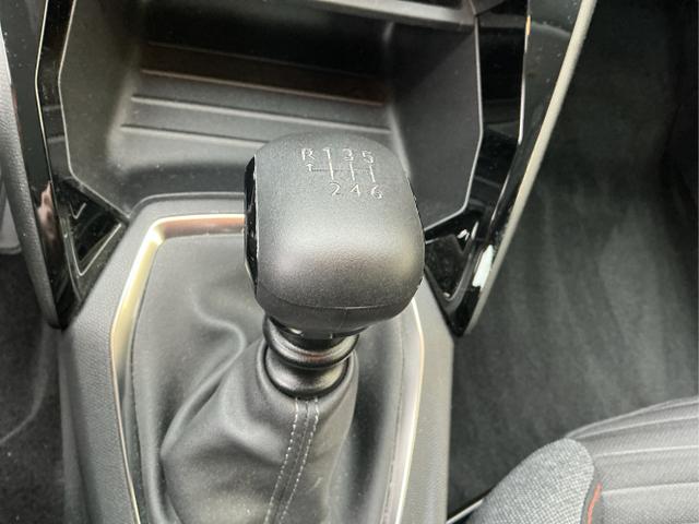 Peugeot / 208 / / / / 