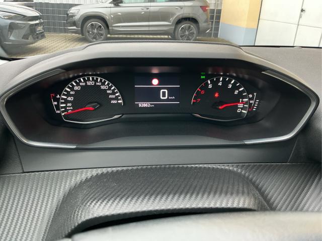 Peugeot / 208 / / / / 