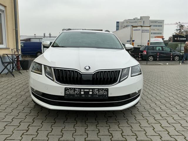 Skoda / Octavia Combi / Wei&szlig; / / / Style LED NAVI KESSY el. Heckklappe 8fach Bereift