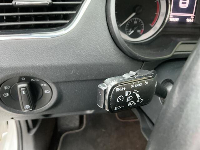 Skoda / Octavia Combi / Wei&szlig; / / / Style LED NAVI KESSY el. Heckklappe 8fach Bereift