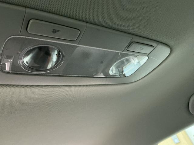 Skoda / Octavia Combi / Wei&szlig; / / / Style LED NAVI KESSY el. Heckklappe 8fach Bereift