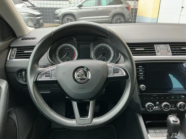 Skoda / Octavia Combi / Wei&szlig; / / / Style LED NAVI KESSY el. Heckklappe 8fach Bereift
