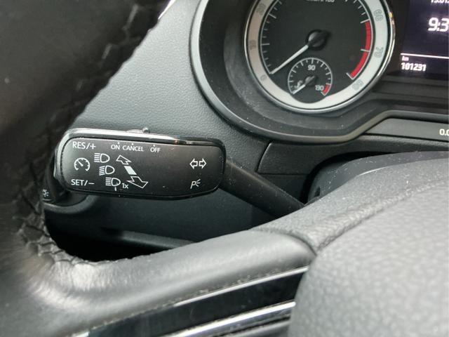Skoda / Octavia Combi / Wei&szlig; / / / Style LED NAVI KESSY el. Heckklappe 8fach Bereift