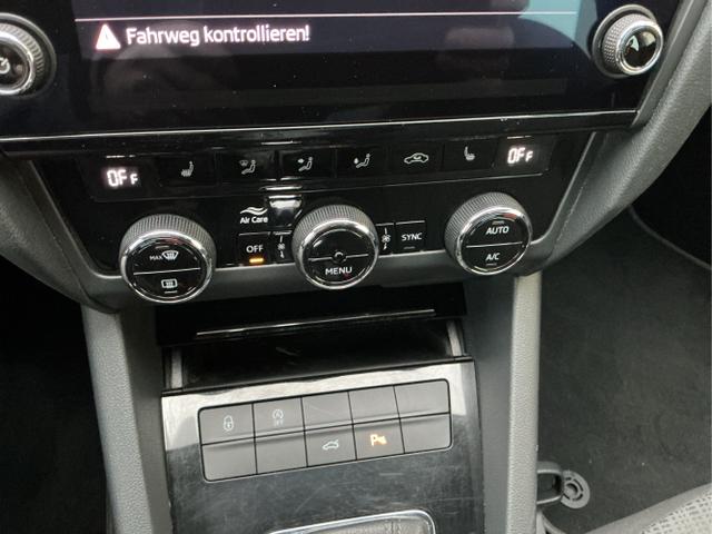Skoda / Octavia Combi / Wei&szlig; / / / Style LED NAVI KESSY el. Heckklappe 8fach Bereift