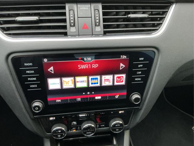 Skoda / Octavia Combi / Wei&szlig; / / / Style LED NAVI KESSY el. Heckklappe 8fach Bereift
