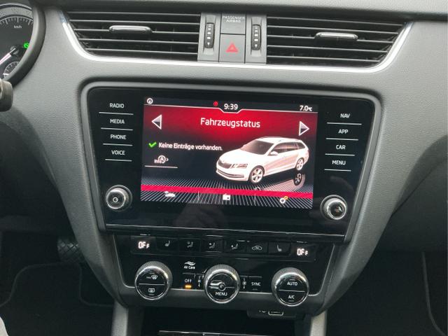 Skoda / Octavia Combi / Wei&szlig; / / / Style LED NAVI KESSY el. Heckklappe 8fach Bereift