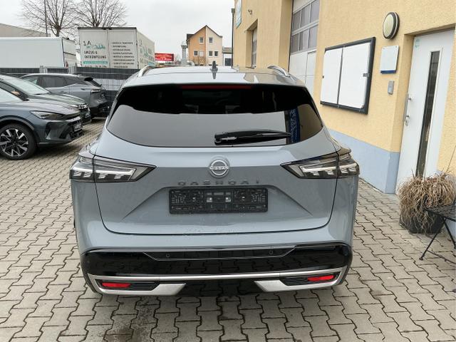 Nissan / Qashqai / Grau / Tekna+ / Ceramic Grey / , Beispielbilder, ggf. teilweise mit Sonderausstattung