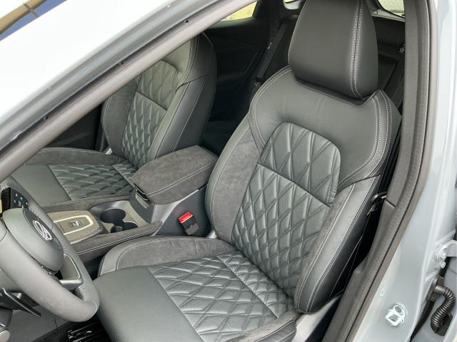 Nissan / Qashqai / Grau / Tekna+ / Ceramic Grey / , Beispielbilder, ggf. teilweise mit Sonderausstattung