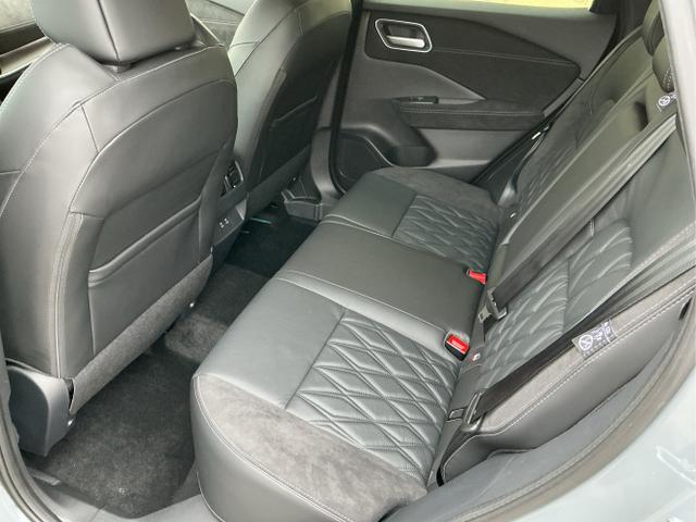 Nissan / Qashqai / Grau / Tekna+ / Ceramic Grey / , Beispielbilder, ggf. teilweise mit Sonderausstattung