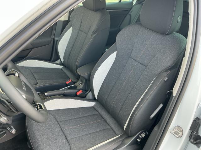 Skoda / Kamiq / Wei&szlig; / Top Selection / Moon White / , Beispielbilder, ggf. teilweise mit Sonderausstattung