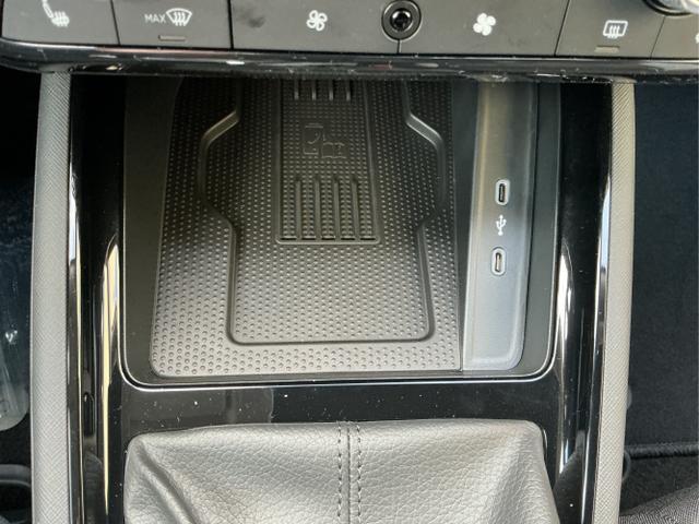 Skoda / Kamiq / Wei&szlig; / Top Selection / Moon White / , Beispielbilder, ggf. teilweise mit Sonderausstattung