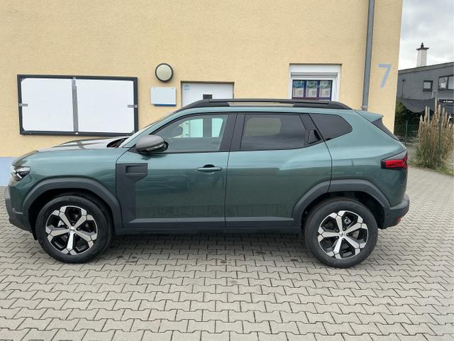 Dacia / Duster / Gr&uuml;n / Journey / Green Cedre / , Beispielbilder, ggf. teilweise mit Sonderausstattung