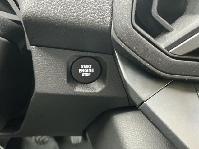 Dacia / Duster / Gr&uuml;n / Journey / Green Cedre / , Beispielbilder, ggf. teilweise mit Sonderausstattung