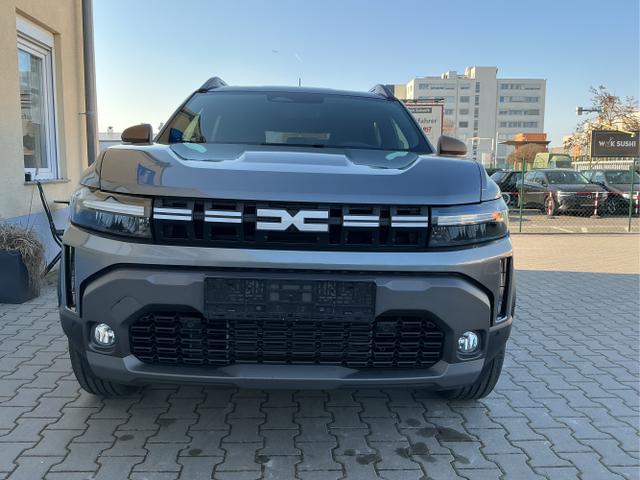 Dacia / Duster / Grau / Extreme / Grey Schiste Metalic / , Alle Fotos k&ouml;nnen Beispielbilder sein und aufpreispflichtige Extras enthalten, die genaue Ausstattung entnehmen Sie bitte dem Beschreibungstext. 