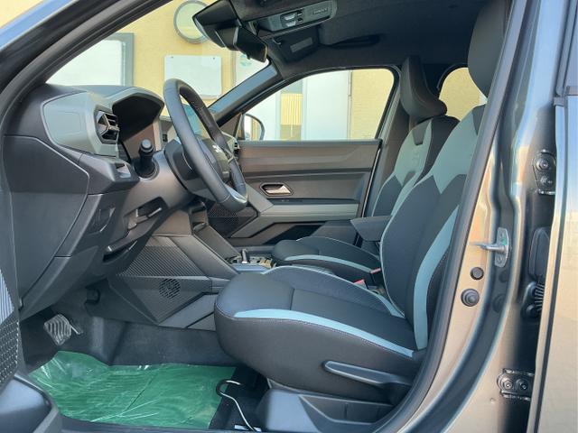 Dacia / Duster / Grau / Extreme / Grey Schiste Metalic / , Beispielbilder, ggf. teilweise mit Sonderausstattung