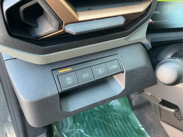 Dacia / Duster / Grau / Extreme / Grey Schiste Metalic / , Beispielbilder, ggf. teilweise mit Sonderausstattung