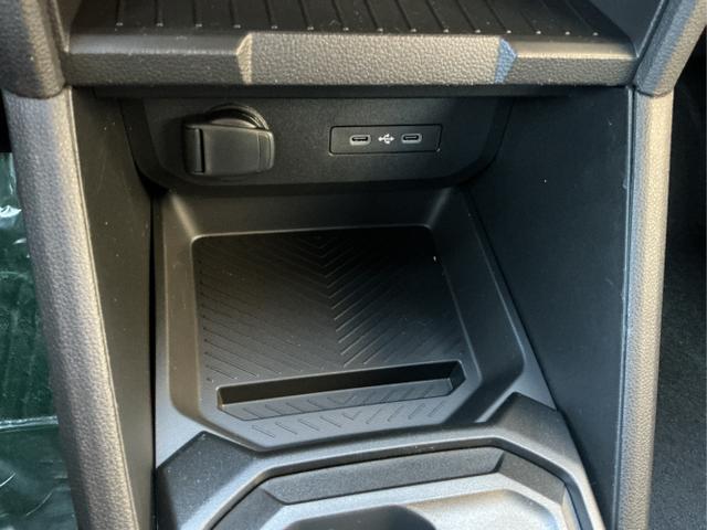 Dacia / Duster / Grau / Extreme / Grey Schiste Metalic / , Beispielbilder, ggf. teilweise mit Sonderausstattung