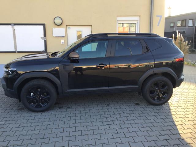 Dacia / Duster / Schwarz / Black Nacre Metalic / / , Beispielbilder, ggf. teilweise mit Sonderausstattung