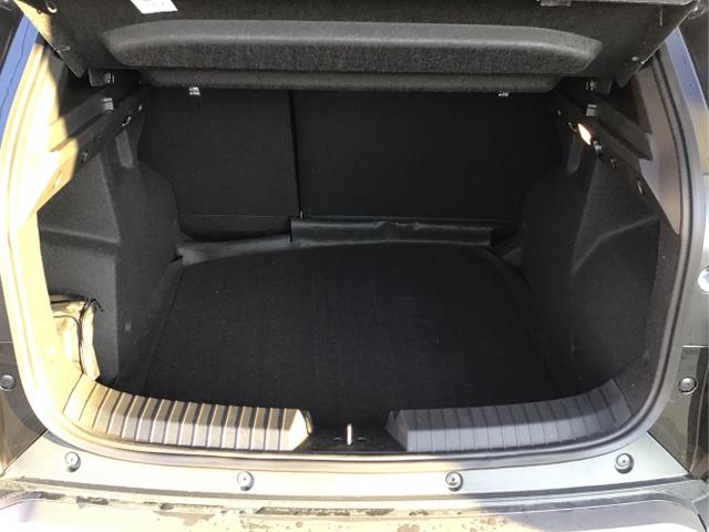 Dacia / Duster / Schwarz / Black Nacre Metalic / / , Beispielbilder, ggf. teilweise mit Sonderausstattung