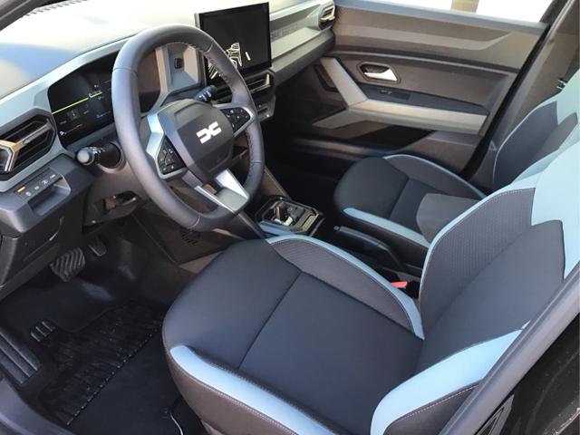 Dacia / Duster / Schwarz / Black Nacre Metalic / / , Beispielbilder, ggf. teilweise mit Sonderausstattung