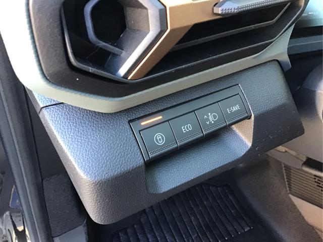 Dacia / Duster / Schwarz / Black Nacre Metalic / / , Beispielbilder, ggf. teilweise mit Sonderausstattung