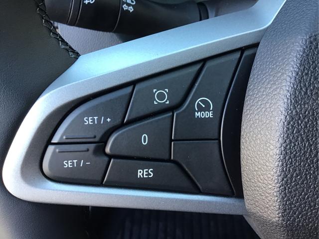 Dacia / Duster / Schwarz / Black Nacre Metalic / / , Beispielbilder, ggf. teilweise mit Sonderausstattung