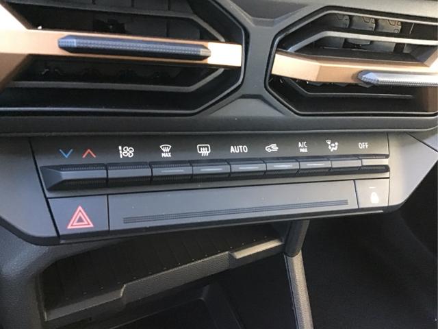 Dacia / Duster / Schwarz / Black Nacre Metalic / / , Beispielbilder, ggf. teilweise mit Sonderausstattung