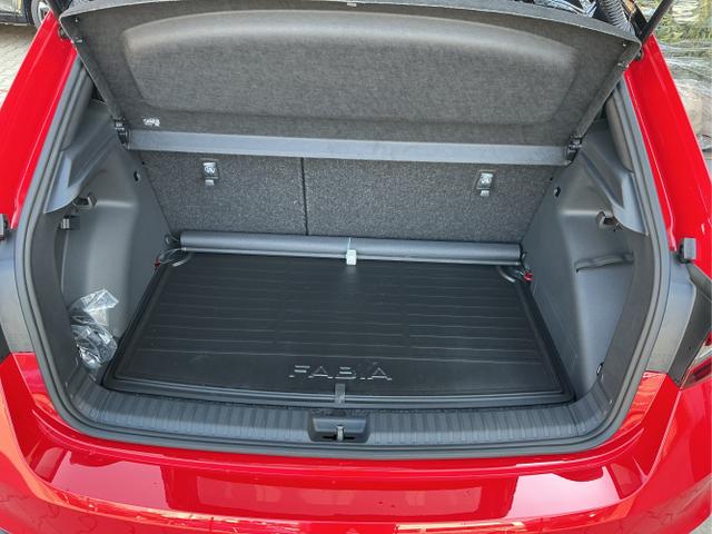 Skoda / Fabia / Rot / Classic+AHK / Velvet Red /Black Magic / , Beispielbilder, ggf. teilweise mit Sonderausstattung
