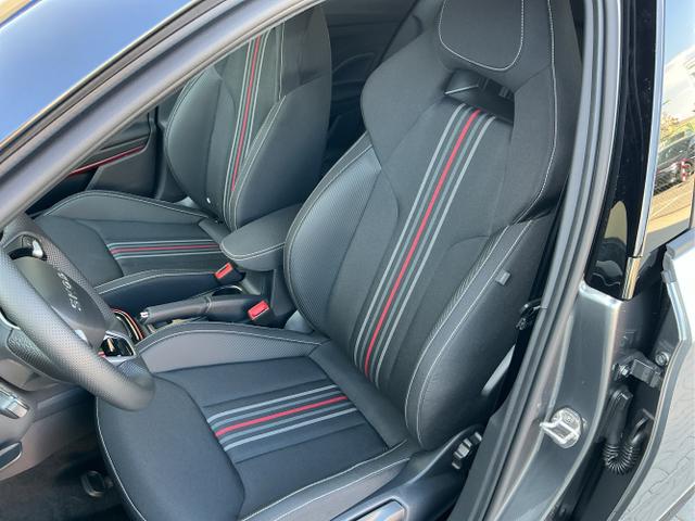 Skoda / Fabia / Grau / Monte Carlo / Graphite Grau/Black Magic / , Beispielbilder, ggf. teilweise mit Sonderausstattung