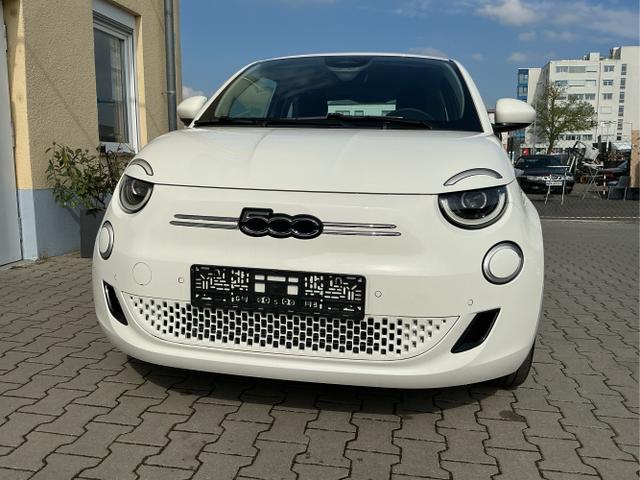 Fiat / 500e / Wei&szlig; / La Prima / Arktis Wei&szlig; / , Beispielbilder, ggf. teilweise mit Sonderausstattung