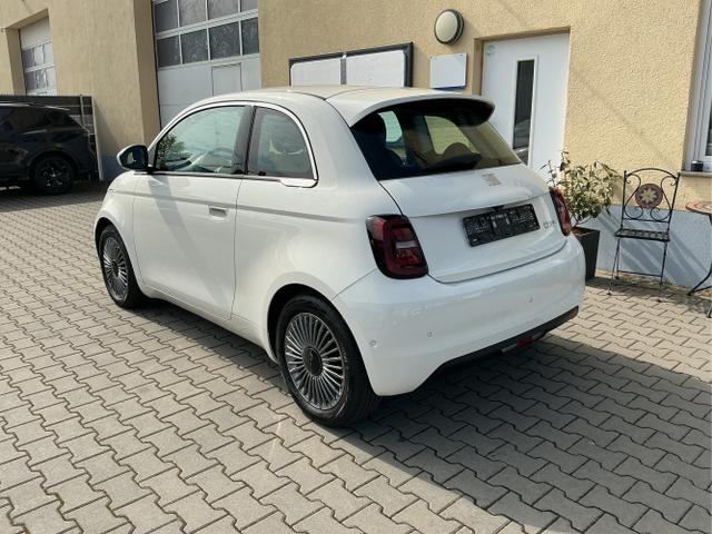 Fiat / 500e / Wei&szlig; / La Prima / Arktis Wei&szlig; / , Beispielbilder, ggf. teilweise mit Sonderausstattung
