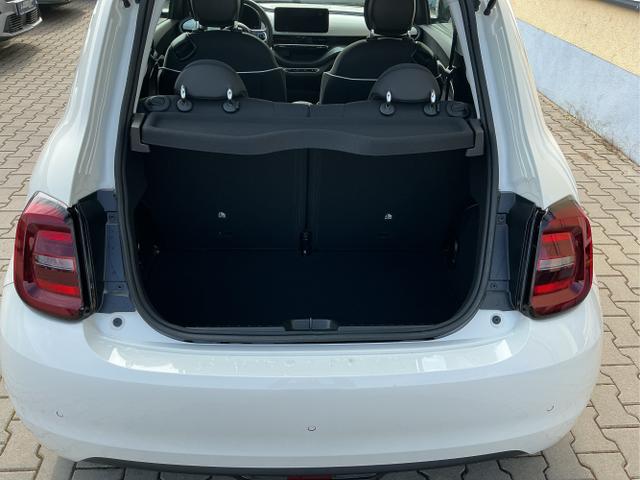 Fiat / 500e / Wei&szlig; / La Prima / Arktis Wei&szlig; / , Beispielbilder, ggf. teilweise mit Sonderausstattung