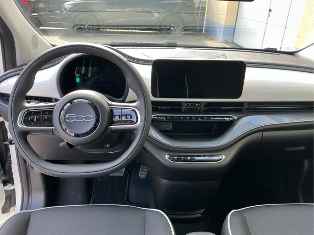 Fiat / 500e / Wei&szlig; / La Prima / Arktis Wei&szlig; / , Beispielbilder, ggf. teilweise mit Sonderausstattung