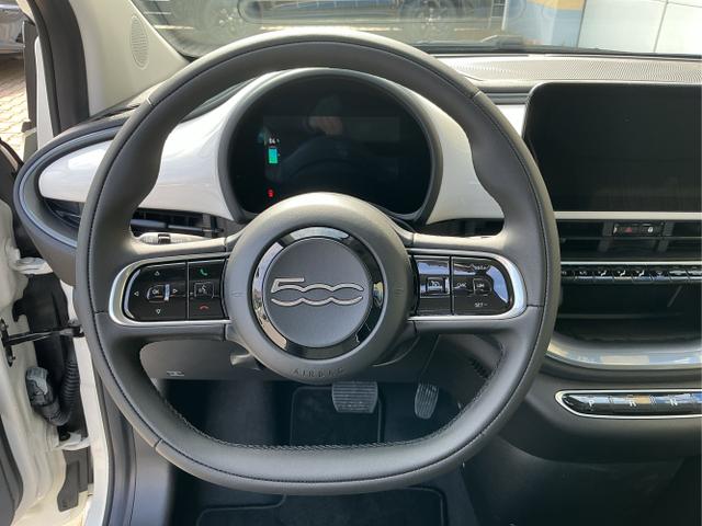 Fiat / 500e / Wei&szlig; / La Prima / Arktis Wei&szlig; / , Beispielbilder, ggf. teilweise mit Sonderausstattung