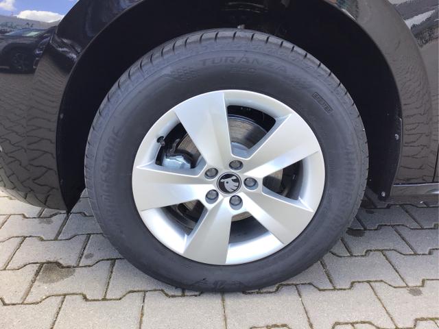 Skoda / Kamiq / Schwarz / Classic+AHK / Black Magic / , Beispielbilder, ggf. teilweise mit Sonderausstattung