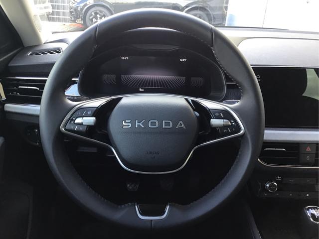 Skoda / Kamiq / Schwarz / Top Selection +AHK / Black Magic / , Beispielbilder, ggf. teilweise mit Sonderausstattung