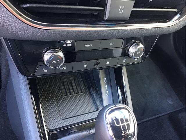 Skoda / Kamiq / Schwarz / Top Selection +AHK / Black Magic / , Beispielbilder, ggf. teilweise mit Sonderausstattung