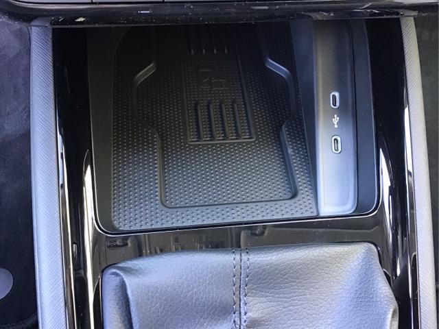 Skoda / Kamiq / Schwarz / Top Selection +AHK / Black Magic / , Beispielbilder, ggf. teilweise mit Sonderausstattung