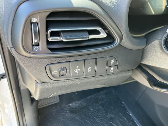 Hyundai / i30 / Wei&szlig; / Go / Atlas White / , Beispielbilder, ggf. teilweise mit Sonderausstattung