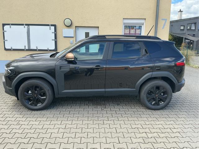 Dacia / Duster / Schwarz / Extreme / Black Nacre / , Beispielbilder, ggf. teilweise mit Sonderausstattung