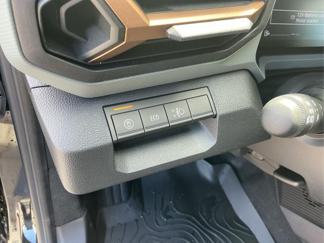 Dacia / Duster / Schwarz / Extreme / Black Nacre / , Beispielbilder, ggf. teilweise mit Sonderausstattung