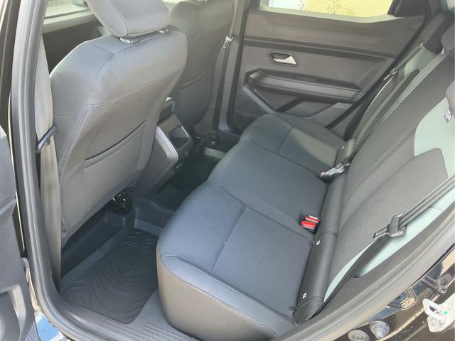 Dacia / Duster / Schwarz / Extreme / Black Nacre / , Beispielbilder, ggf. teilweise mit Sonderausstattung