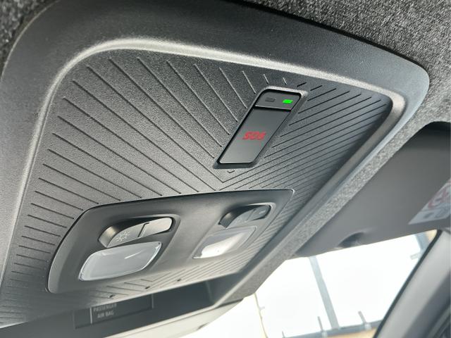 Dacia / Duster / Schwarz / Extreme / Black Nacre / , Beispielbilder, ggf. teilweise mit Sonderausstattung