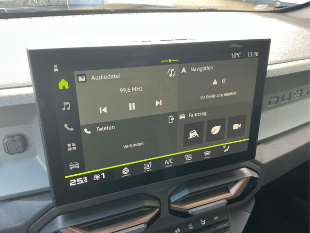 Dacia / Duster / Schwarz / Extreme / Black Nacre / , Beispielbilder, ggf. teilweise mit Sonderausstattung
