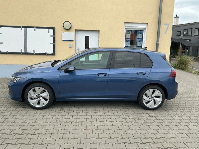 Volkswagen / Golf / Blau / Limited / Anemonenblau Metalic / , Beispielbilder, ggf. teilweise mit Sonderausstattung