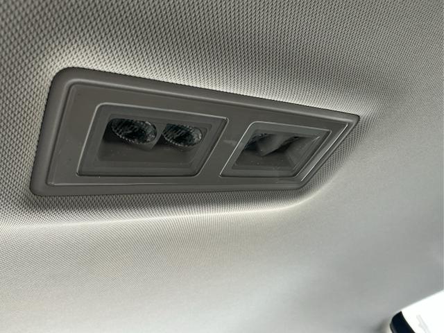 Volkswagen / Golf / Blau / Limited / Anemonenblau Metalic / , Beispielbilder, ggf. teilweise mit Sonderausstattung