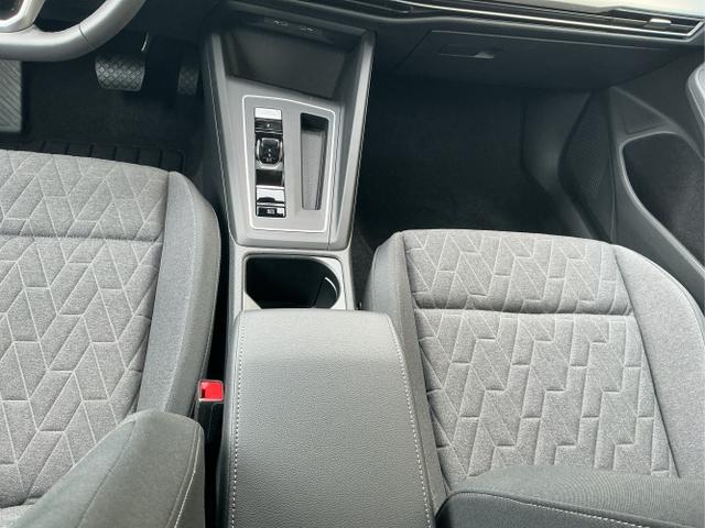 Volkswagen / Golf / Blau / Limited / Anemonenblau Metalic / , Beispielbilder, ggf. teilweise mit Sonderausstattung