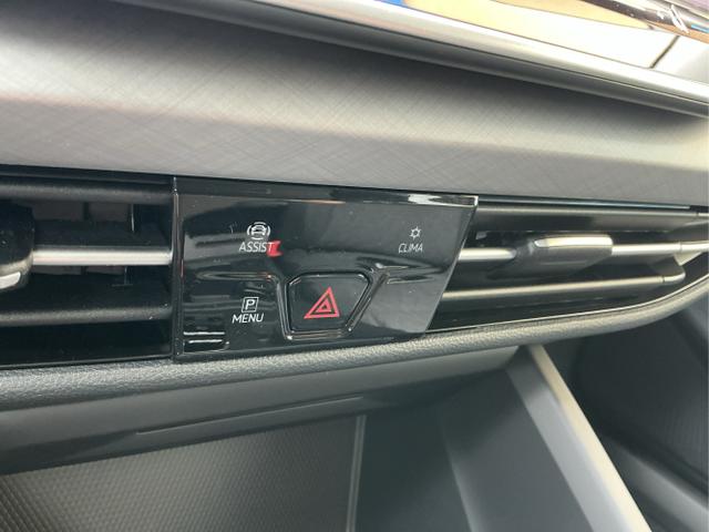 Volkswagen / Golf / Blau / Limited / Anemonenblau Metalic / , Beispielbilder, ggf. teilweise mit Sonderausstattung