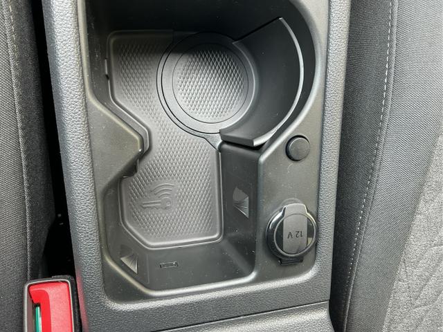 Volkswagen / Golf / Blau / Limited / Anemonenblau Metalic / , Beispielbilder, ggf. teilweise mit Sonderausstattung