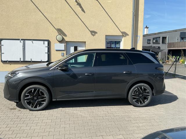 Peugeot / 5008 / Grau / GT 7-S / Titanium Grau Metalic / , Alle Fotos k&ouml;nnen Beispielbilder sein und aufpreispflichtige Extras enthalten, die genaue Ausstattung entnehmen Sie bitte dem Beschreibungstext. 